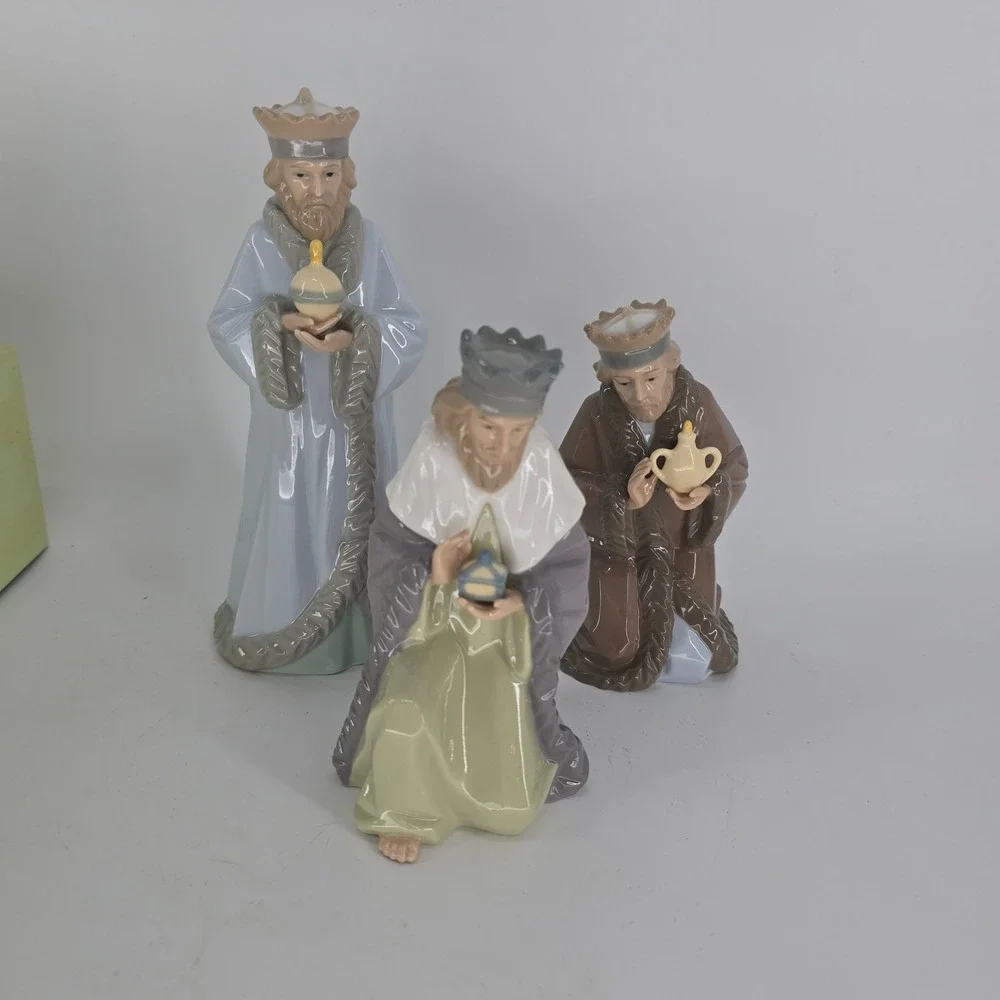 Vintage Hallmark Three Wise Men Porcelain Nativity Figurines Set Complete Boxed